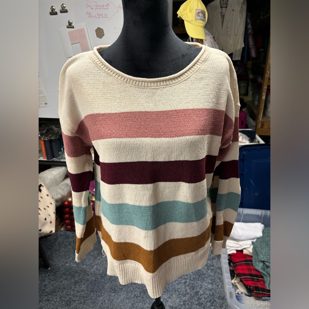 Maurices women’s sweater. Size medium.